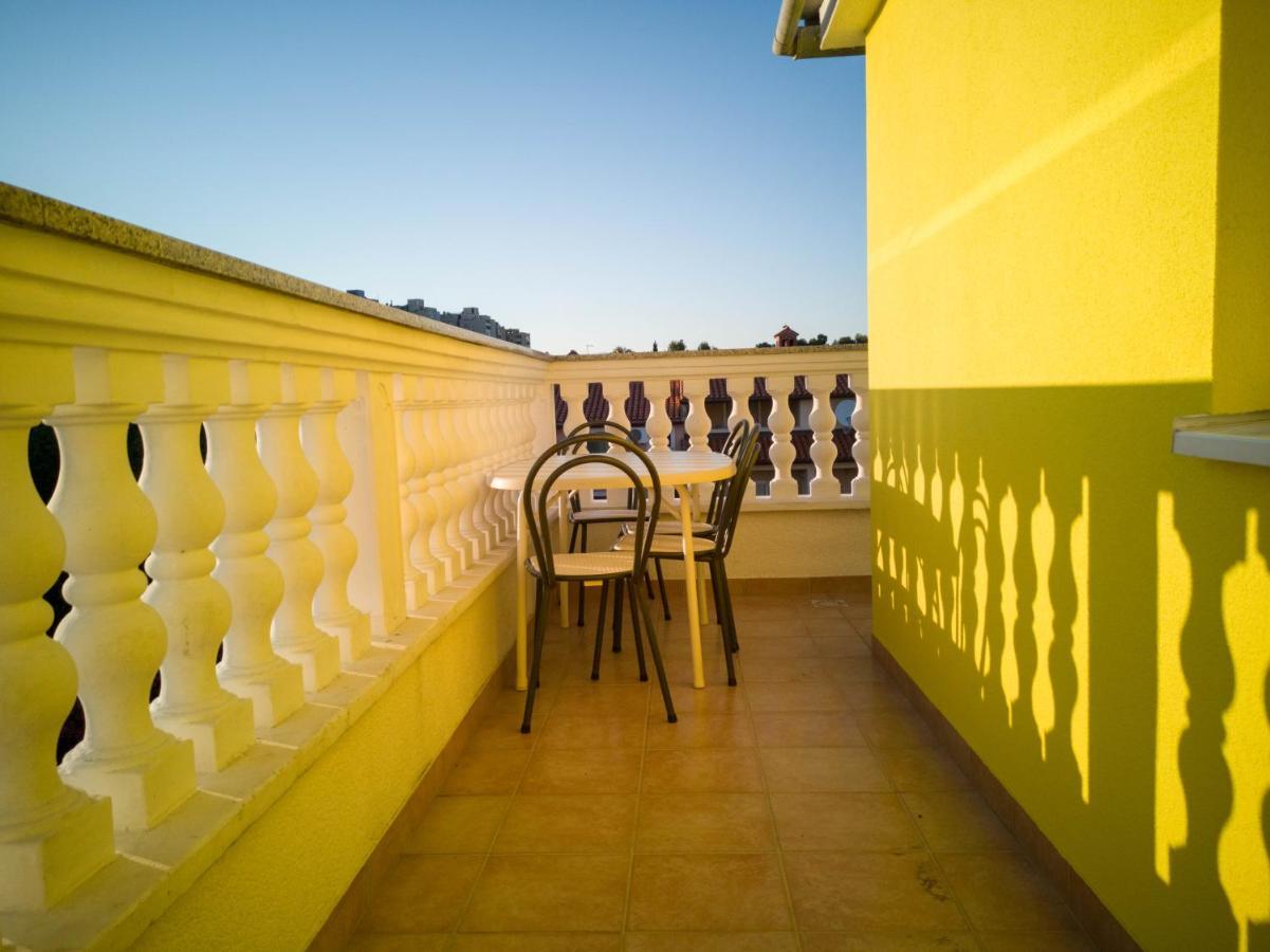 Apartment Jela With A Big Balcony *