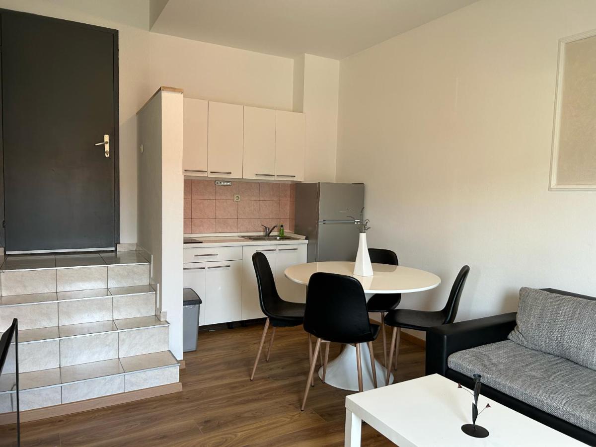 Apartment Jela With A Big Balcony